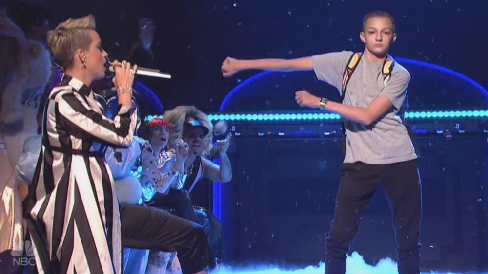 How Do You Do Backpack Kid Dance